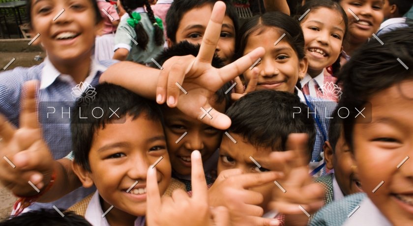 children-close-up-crowd-764681@2x children-close-up-crowd-764681@2x